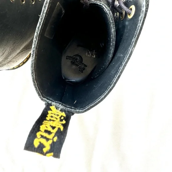 Dr. Martens Platform Boots - Picture 4 of 9